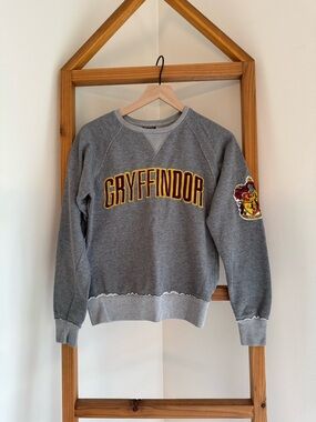Warner Bros. Harry Potter Light Gray Crewneck Sweatshirt